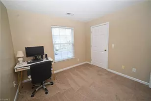 905 Hanahan Ct, Greensboro, NC 27409 - Photo 15