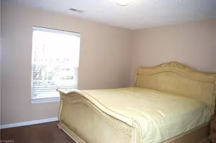 905 Hanahan Ct, Greensboro, NC 27409 - Photo 11