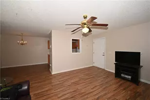 905 Hanahan Ct, Greensboro, NC 27409 - Photo 5