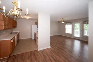 905 Hanahan Ct, Greensboro, NC 27409 - Photo 9