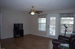 905 Hanahan Ct, Greensboro, NC 27409 - Photo 5