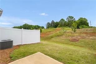 1230 Evelynnview Ln, Kernersville, NC 27284 - Photo 5