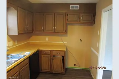 2636 Saint Johns Place, Winston-Salem, NC 27106 - Photo 5