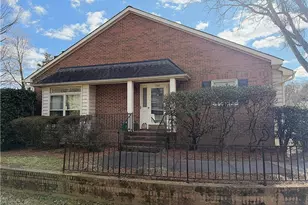 1806 Oakcrest Ct, Winston-Salem, NC 27106 - Photo 3