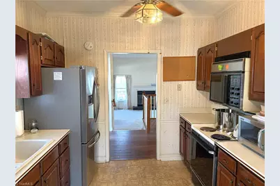 1806 Oakcrest Court, Winston-Salem, NC 27106 - Photo 11