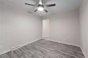 2311 Four Seasons Blvd, Greensboro, NC 27407 - Photo 9