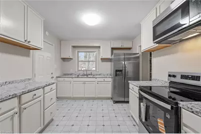 2311 Four Seasons Boulevard, Greensboro, NC 27407 - Photo 5