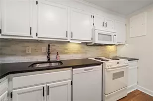 1727 S Hawthorne Rd, Winston-Salem, NC 27103 - Photo 19