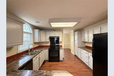 928 Heatherstone Drive, Winston-Salem, NC 27104 - Photo 5