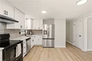 2305 Wilcox Dr, Greensboro, NC 27405 - Photo 9