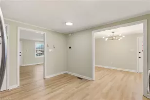 2305 Wilcox Dr, Greensboro, NC 27405 - Photo 11