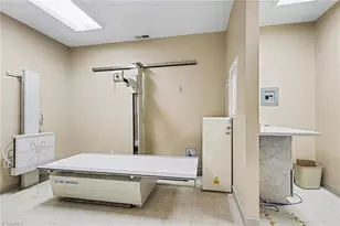 208 W Salisbury St, Asheboro, NC 27203 - Photo 25