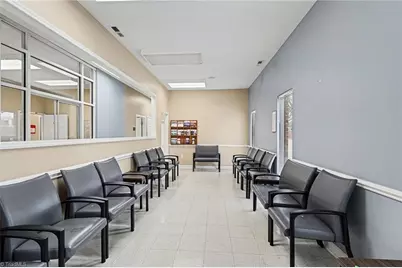 208 W Salisbury Street, Asheboro, NC 27203 - Photo 9