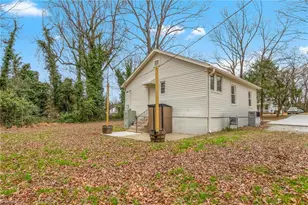 912 Patton St, Graham, NC 27253 - Photo 17