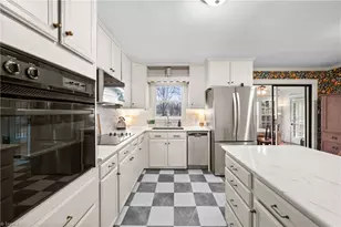 5703 Buddingwood Dr, Greensboro, NC 27409 - Photo 9