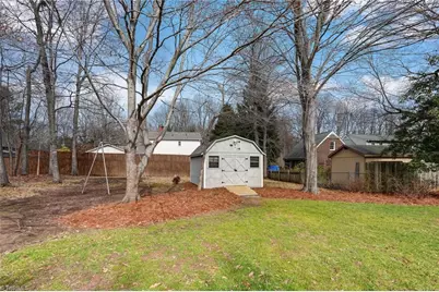 204 W Stonebury Court, Reidsville, NC 27320 - Photo 9