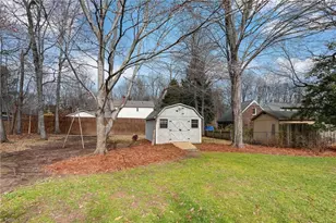 204 W Stonebury Ct, Reidsville, NC 27320 - Photo 9