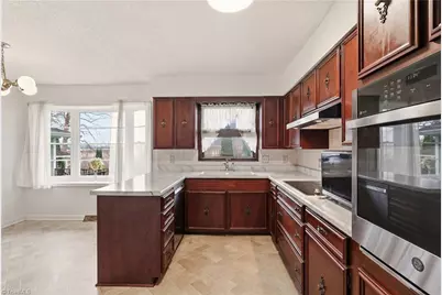 3160 Shaftesbury Lane, Winston-Salem, NC 27105 - Photo 11