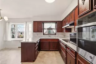 3160 Shaftesbury Ln, Winston-Salem, NC 27105 - Photo 11