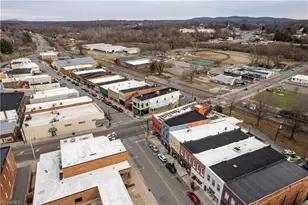 105 W Main St, Elkin, NC 28621 - Photo 31