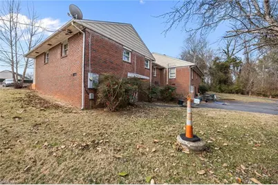 5695 Reynolda Road, Winston-Salem, NC 27106 - Photo 9