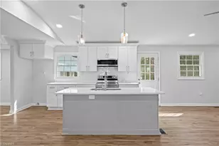 806 Larkwood Dr, Greensboro, NC 27410 - Photo 7