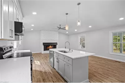 806 Larkwood Drive, Greensboro, NC 27410 - Photo 9