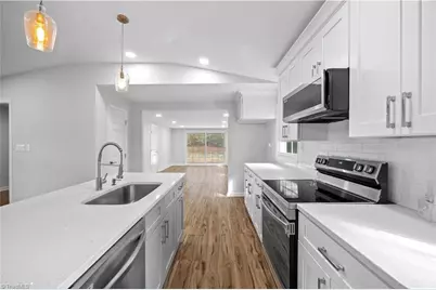 806 Larkwood Drive, Greensboro, NC 27410 - Photo 11