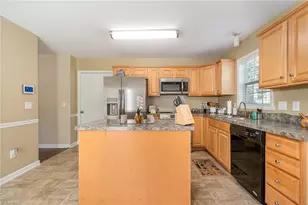 1214 Waterlyn Dr, Greensboro, NC 27405 - Photo 9