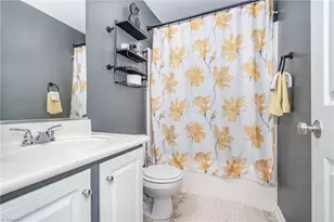 1214 Waterlyn Dr, Greensboro, NC 27405 - Photo 25