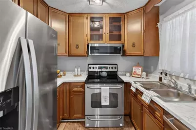 311 Salisbury Street #5, Kernersville, NC 27284 - Photo 3