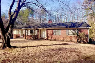 229 Woodland Dr, Elkin, NC 28621 - Photo 3