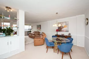 1101 Elm St, Greensboro, NC 27401 - Photo 9