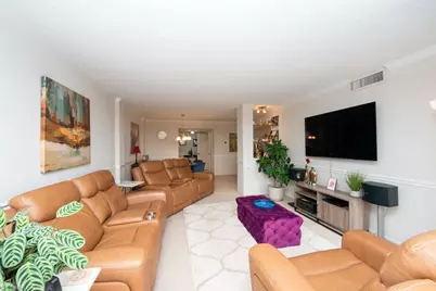 1101 Elm Street #1101, Greensboro, NC 27401 - Photo 3