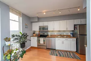 1101 Elm St, Greensboro, NC 27401 - Photo 13