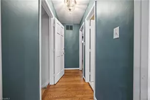 804 Forest Hill Dr, Greensboro, NC 27410 - Photo 15