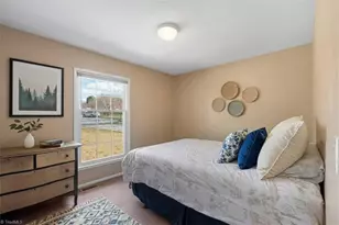 860 Duckview Ct, Winston-Salem, NC 27106 - Photo 11