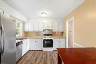 860 Duckview Ct, Winston-Salem, NC 27106 - Photo 5