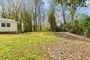 860 Duckview Ct, Winston-Salem, NC 27106 - Photo 3