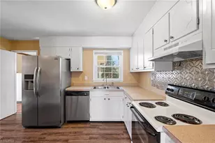 860 Duckview Ct, Winston-Salem, NC 27106 - Photo 7