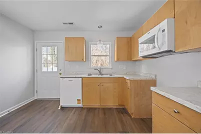 422 Bingham Street, Greensboro, NC 27401 - Photo 15