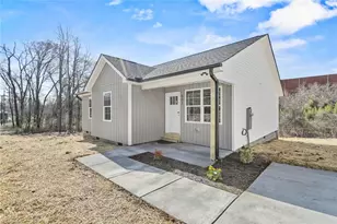 821 Bridge St, Eden, NC 27288 - Photo 3