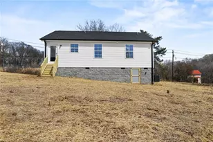 821 Bridge St, Eden, NC 27288 - Photo 29