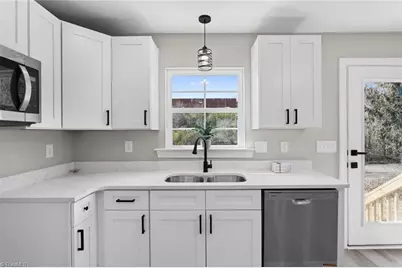 819 Bridge Street, Eden, NC 27288 - Photo 11