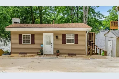 718 Lake Drive 9, Lexington, NC 27292 - Photo 1