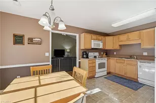 1877 Oakhurst Park Ln, Kernersville, NC 27284 - Photo 11