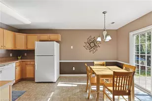 1877 Oakhurst Park Ln, Kernersville, NC 27284 - Photo 9