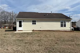 1402 Ardmore Dr, Greensboro, NC 27401 - Photo 9