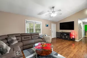 516 John St, Eden, NC 27288 - Photo 5