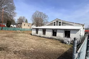 225 S Hamilton St, Eden, NC 27288 - Photo 3